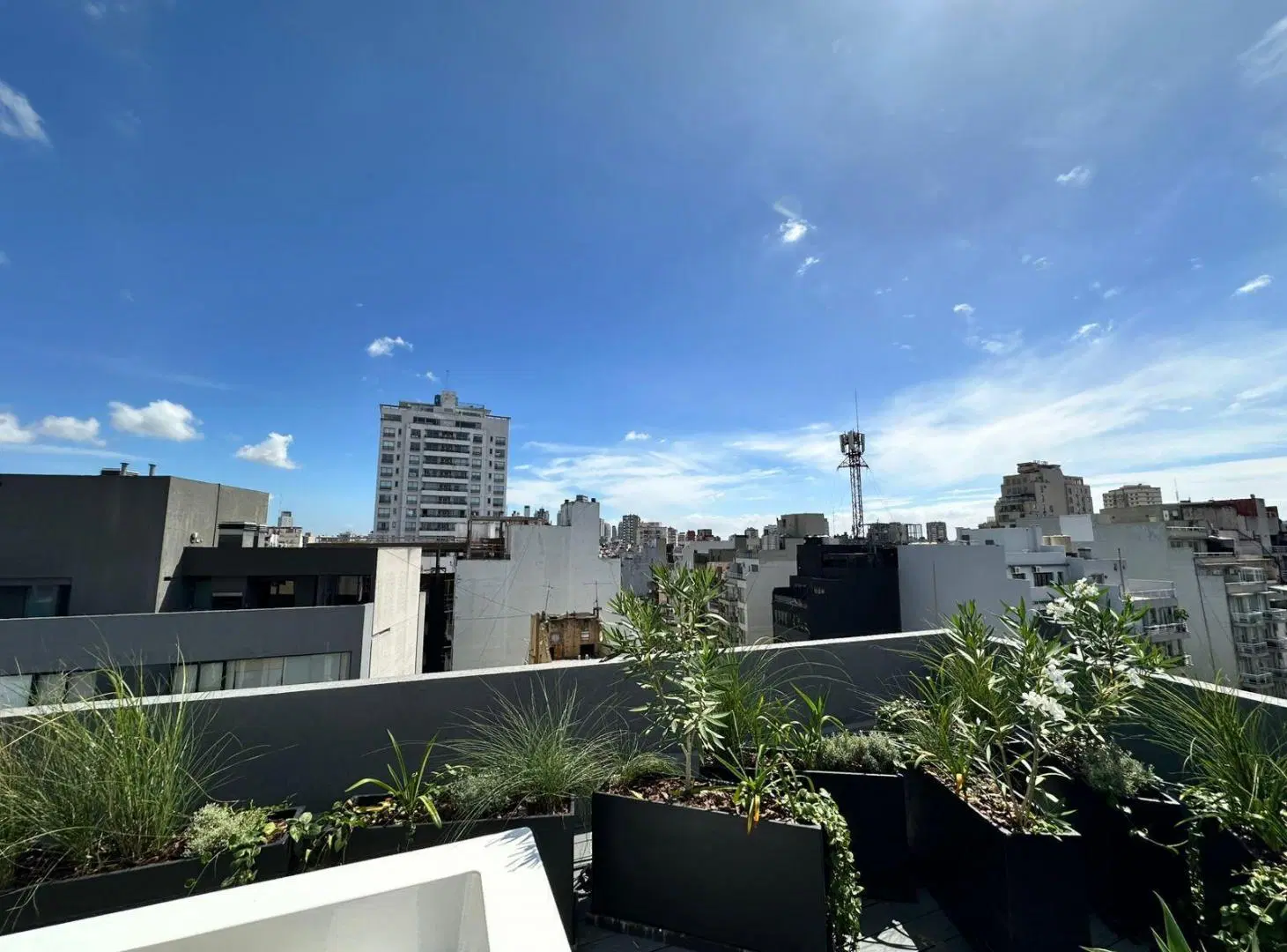 Venta departamento monoambiente con balcón aterrazado en Palermo. Piso alto. 5