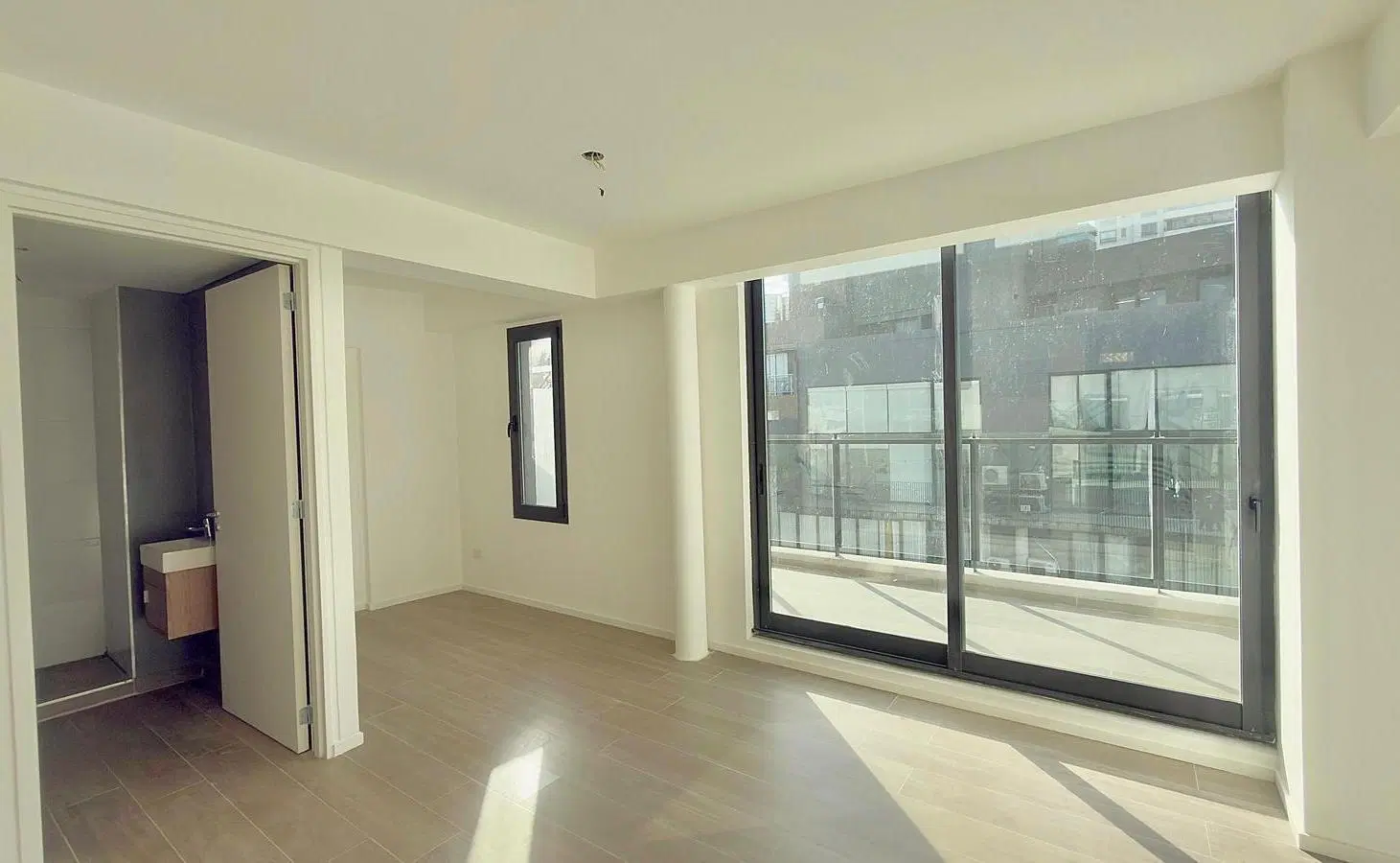 Venta departamento monoambiente con balcón aterrazado en Palermo. Piso alto. 1