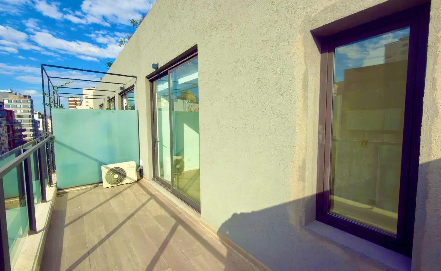 Venta departamento monoambiente con balcón aterrazado en Palermo. Piso alto. 4