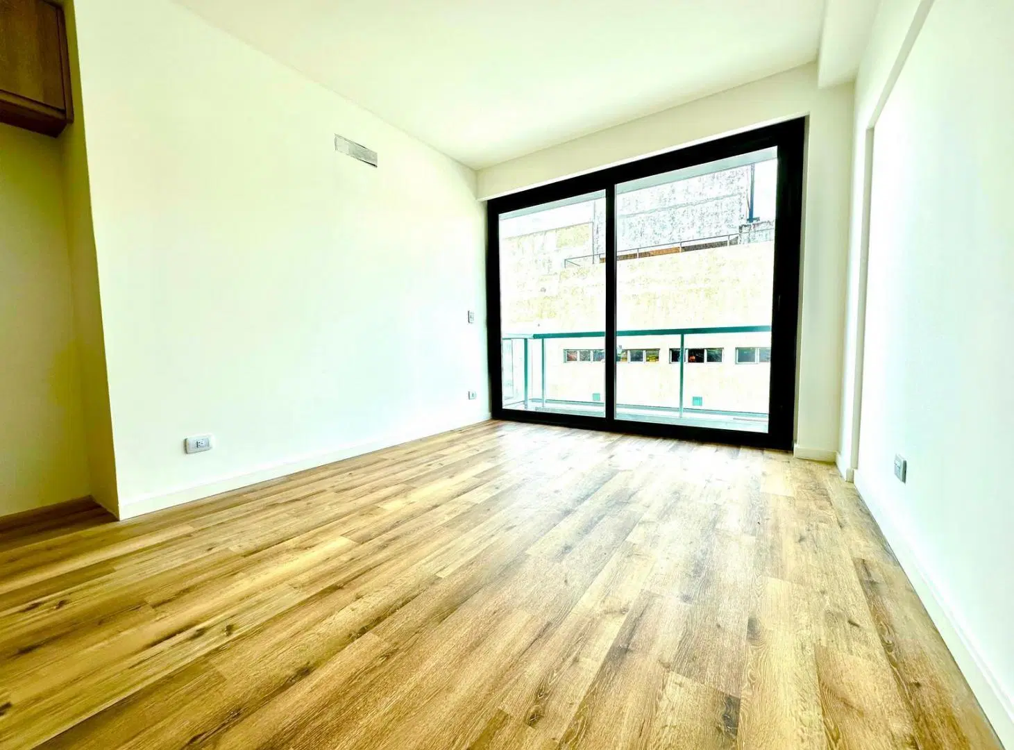 VENTA Departamento - Belgrano loft piso al frente a estrenar, distribución de 2 ambientes.  AIRBNB 5