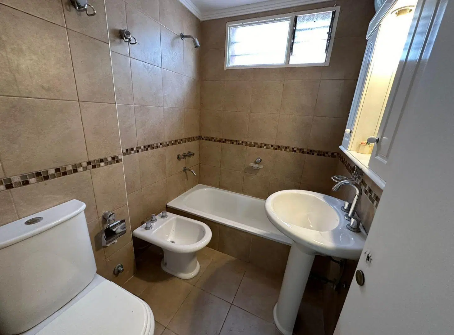VENTA o ALQUILER DEPARTAMENTO  2 AMBIENTES CABALLITO 4