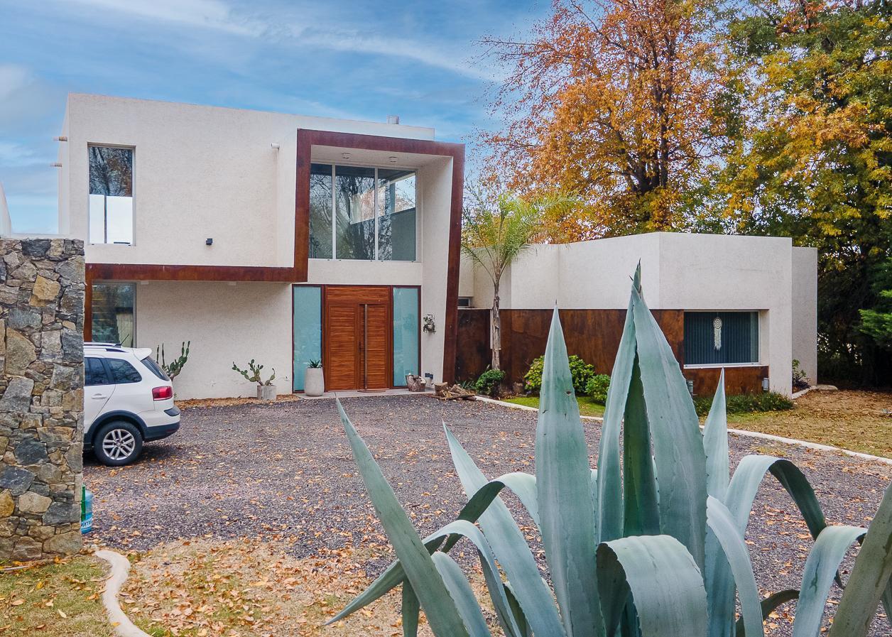 Venta Casa en Club de Polo La Cañada