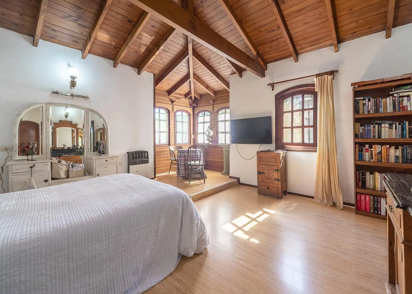 Venta casa 5 ambientes Mapuche Country Club, Pilar. 2