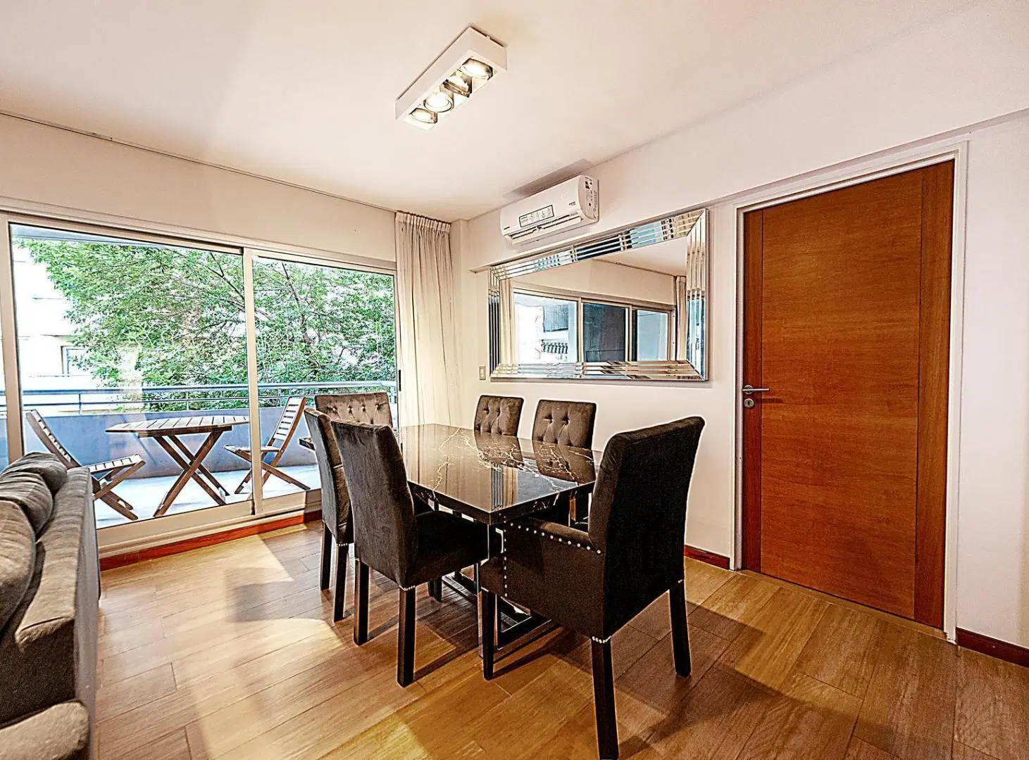 Venta Departamento 4 ambientes con balcón aterrazado con parrilla. 5