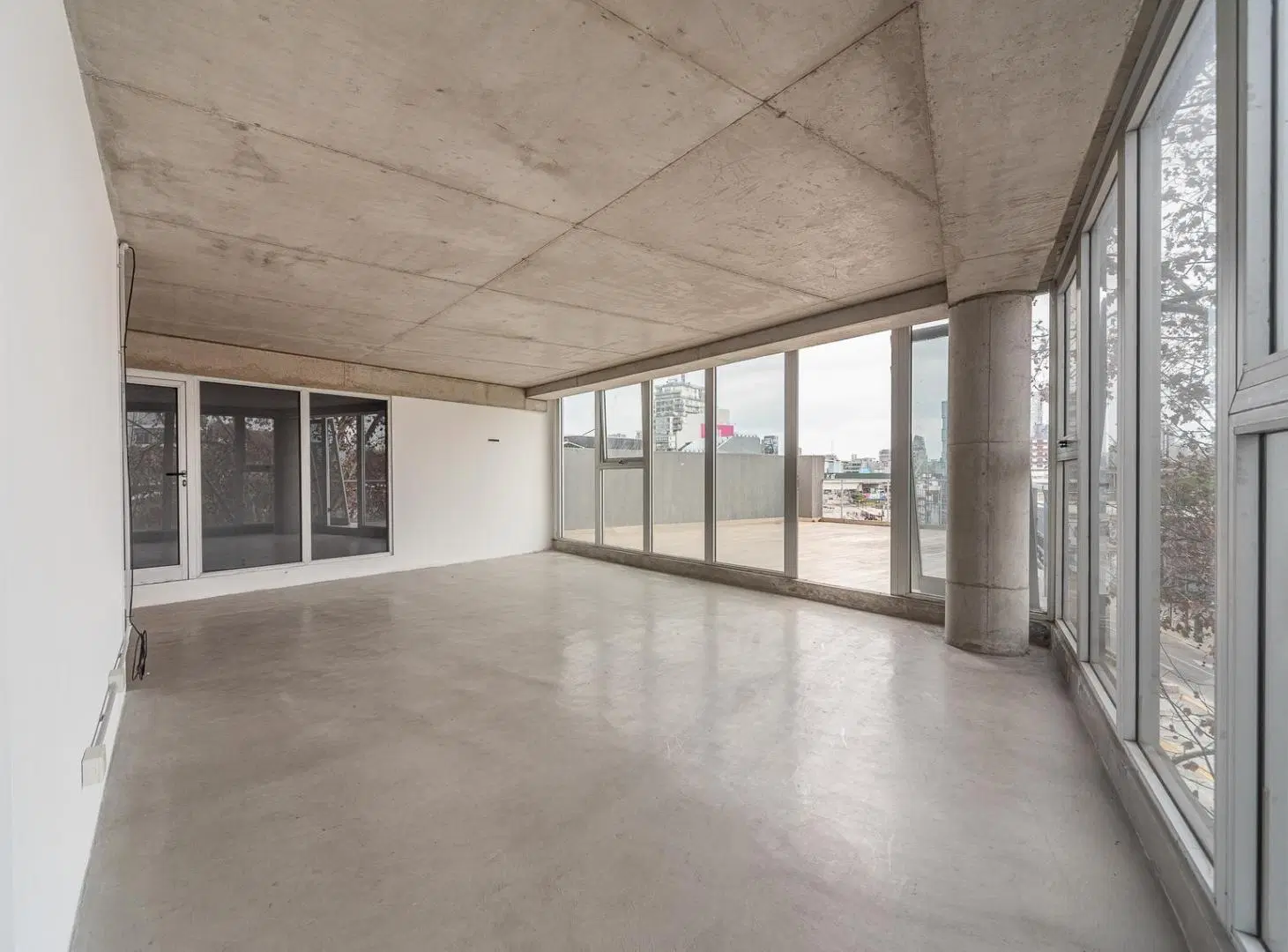 Venta oficina comercial Villa Crespo con patio y terraza 5