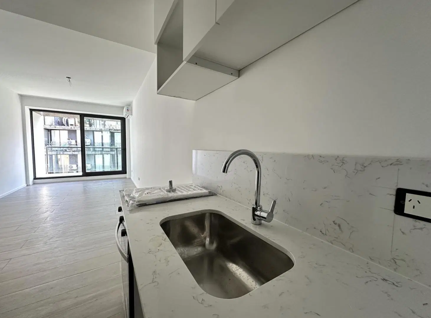 Venta departamento monoambiente con balcon en Palermo 2