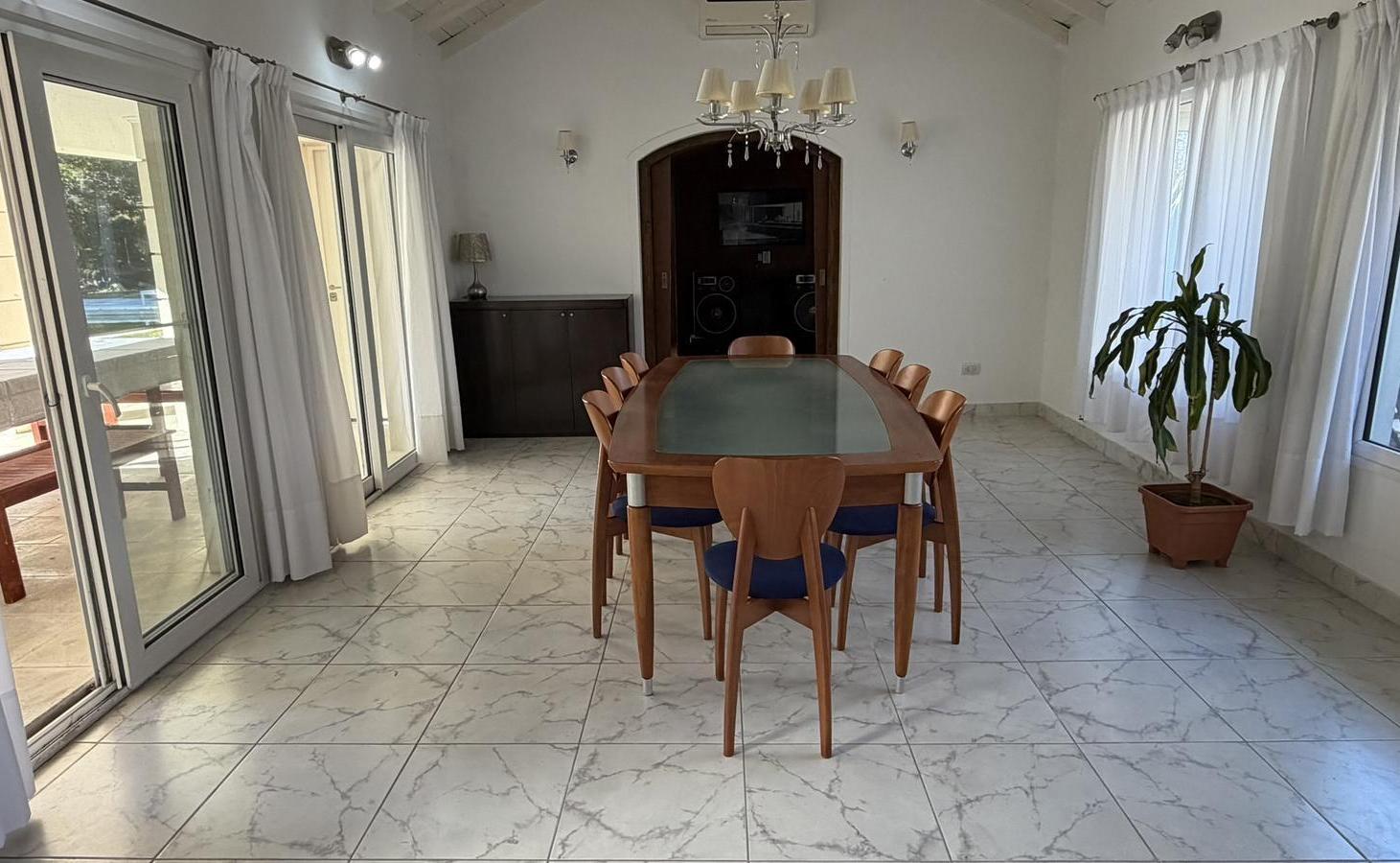 Foto de Venta Casa 6 ambientes Pilar, imagen 1