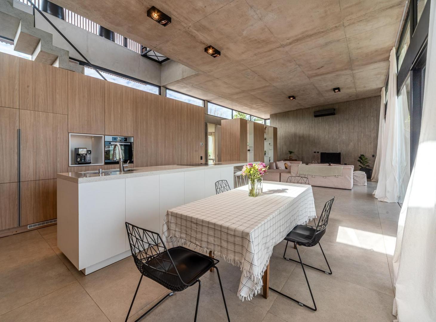 Foto de Venta Casa 4 ambientes Puertos del Lago Acacias, Escobar, imagen 1