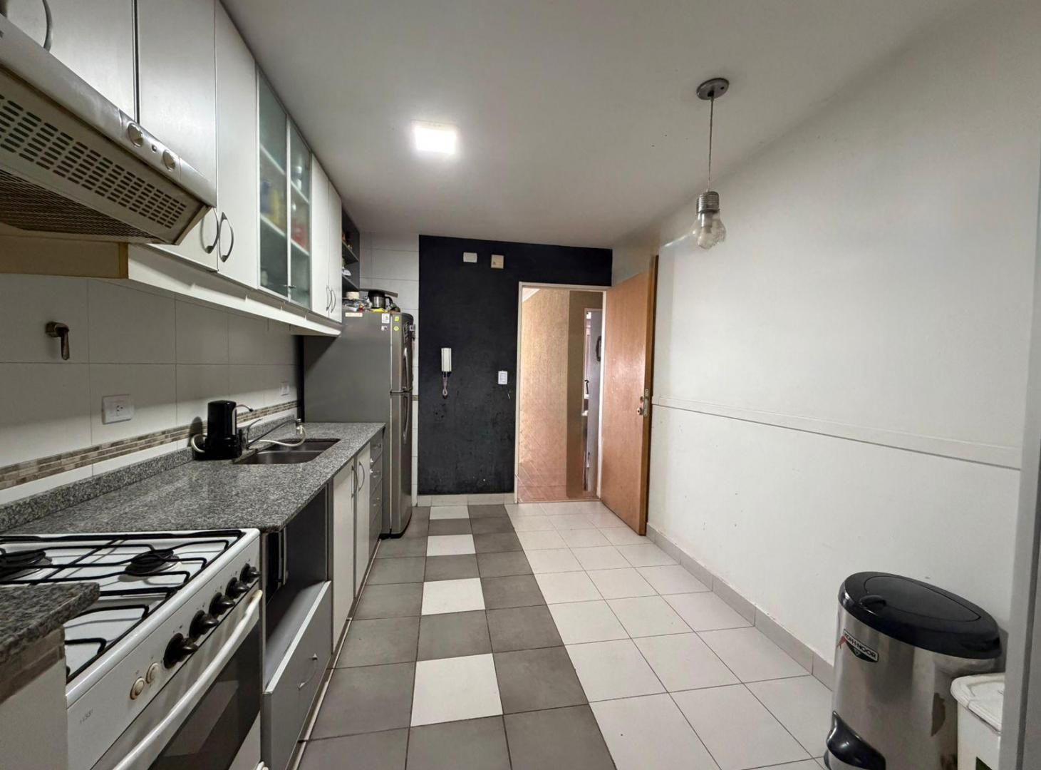 Foto de VENTA DEPARTAMENTO 3 AMBIENTES BOEDO CON COCHERA, imagen 4