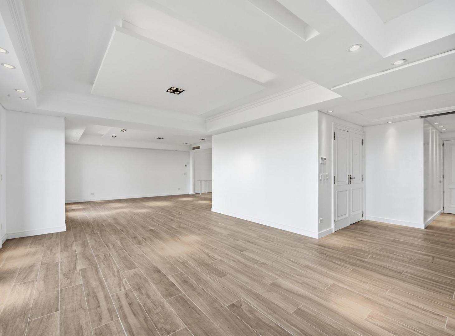 Foto de Venta Departamento 3 Ambientes con 2 oficinas y 3 cocheras Edificio, imagen 5