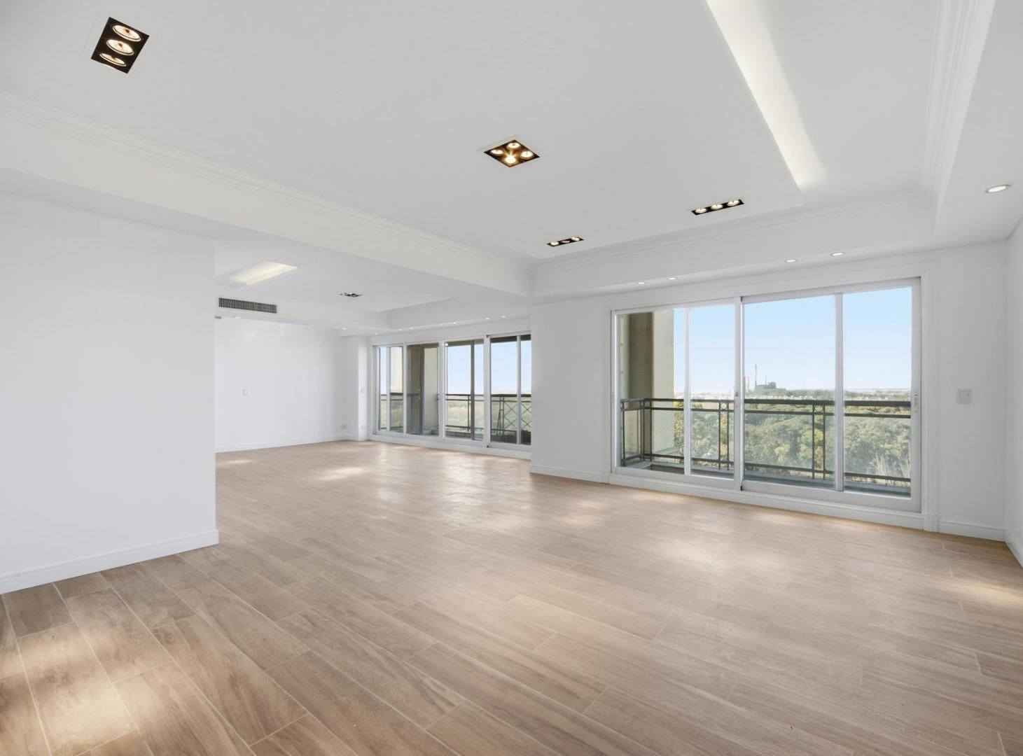 Foto de Venta Departamento 3 Ambientes con 2 oficinas y 3 cocheras Edificio, imagen 1