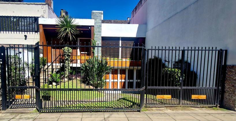 Foto de VENTA Casa de 3 niveles sobre lote de casi 500 m² Villa Devoto, con, imagen 1