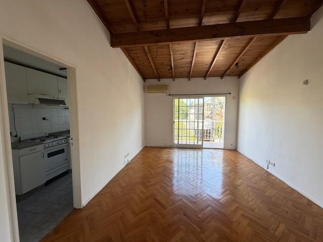 Departamento 2 amb c/cochera al fente en San Isidro