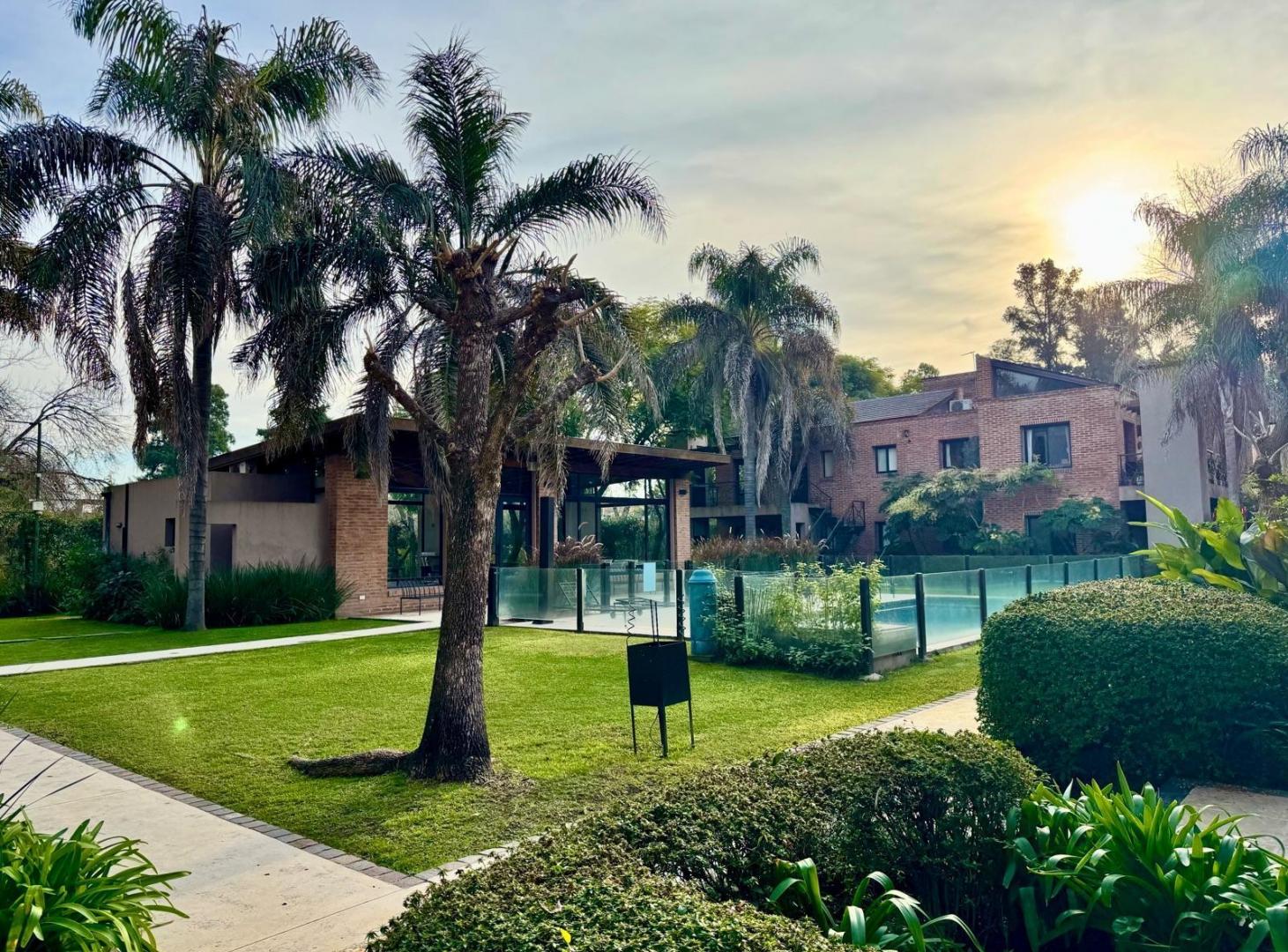 Hermoso dúplex - Condominio La Esquina, Pilar
