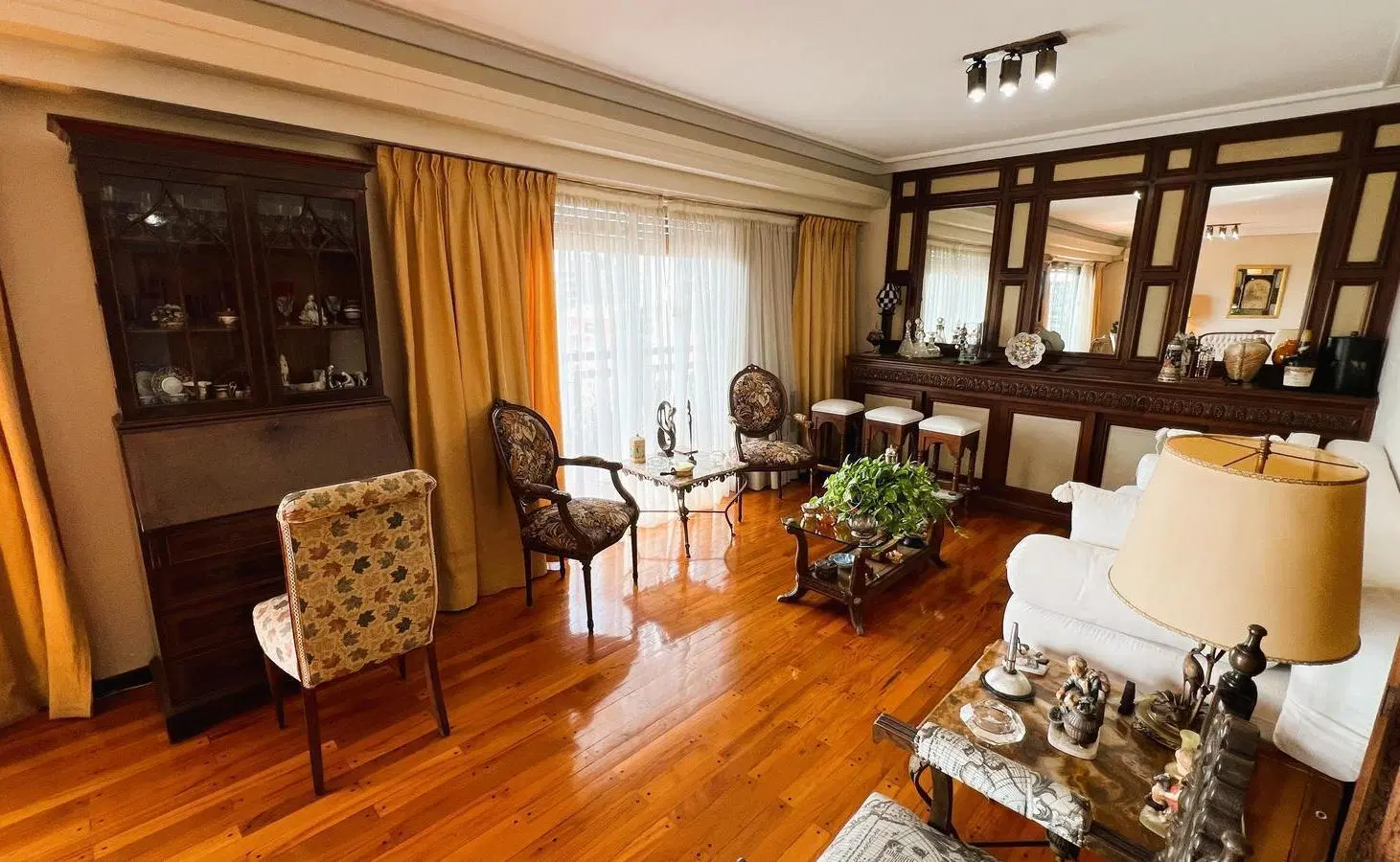 Estupendo Departamento 5 ambientes en venta en Belgrano C - piso alto! 1