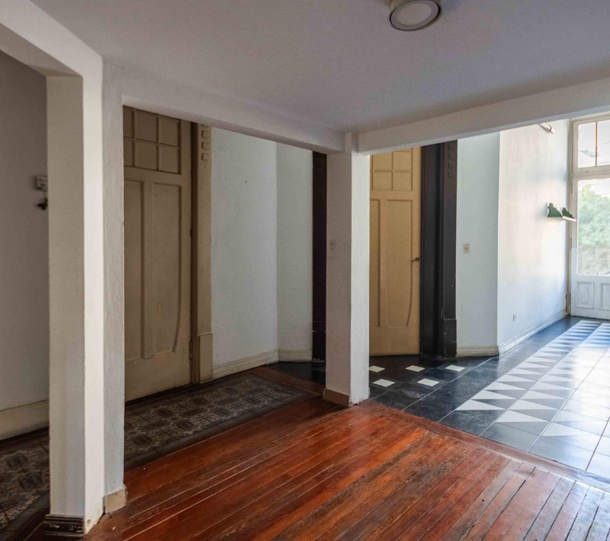 4 Dorm. en Edificio de Estilo con Detalles de Catagoría en Monserrat 4