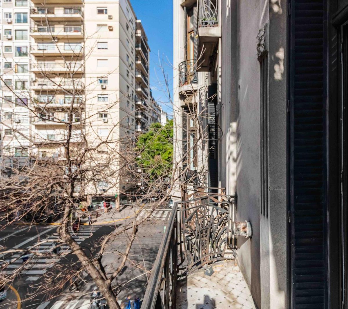 4 Dorm. en Edificio de Estilo con Detalles de Catagoría en Monserrat 3