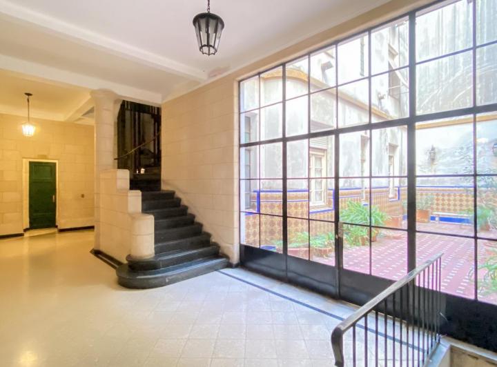 Silencio y elegancia en pulmón de manzana – Departamento de categoría en Recoleta 1
