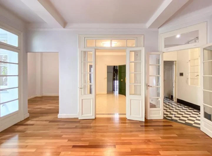 Silencio y elegancia en pulmón de manzana – Departamento de categoría en Recoleta 4