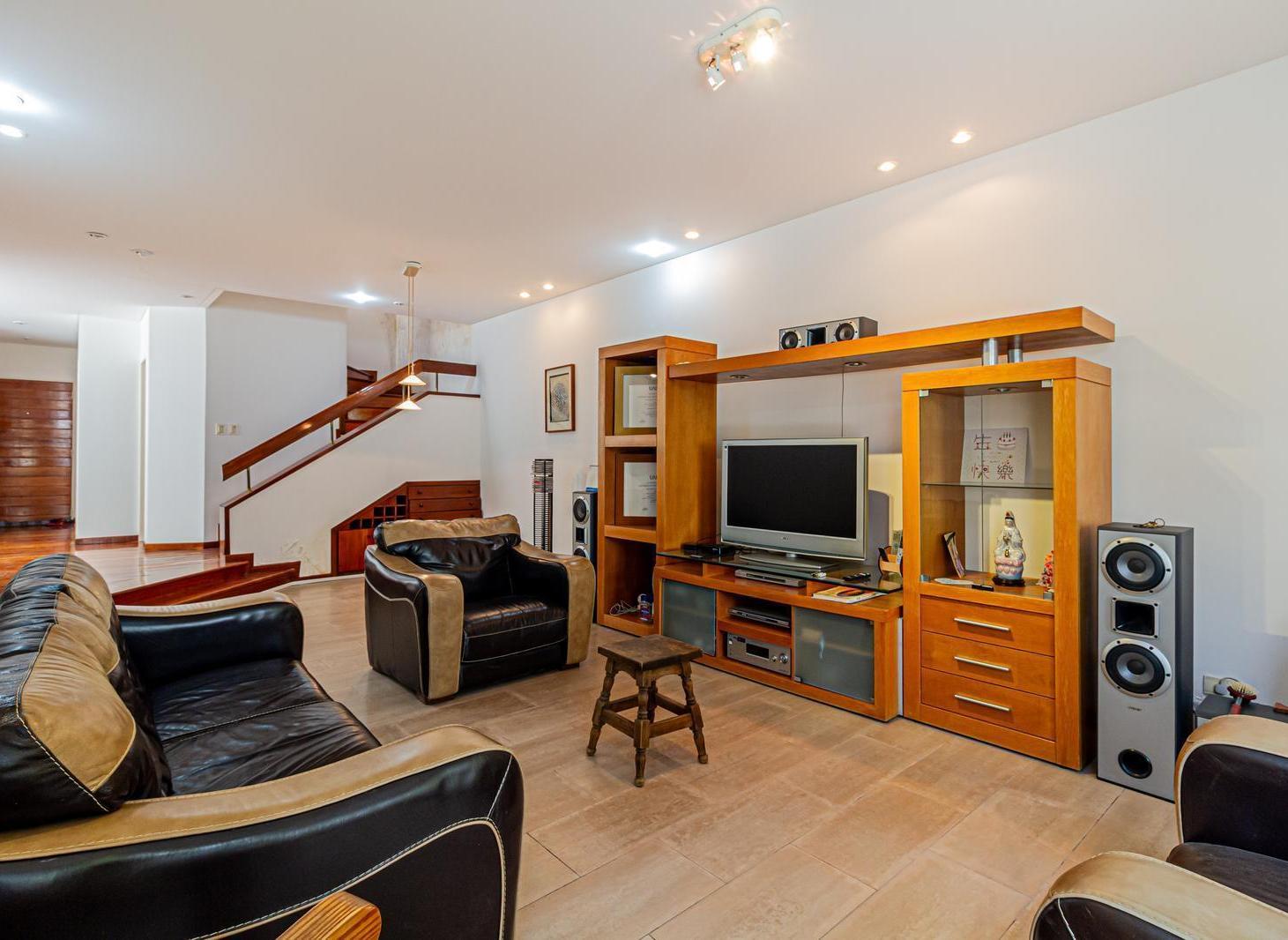 Foto de Venta — Casa 7 Ambientes con Jardín, Terraza y Cochera | Villa Ortuzar, imagen 2