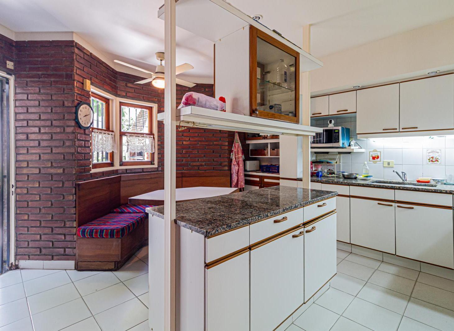 Foto de Venta — Casa 7 Ambientes con Jardín, Terraza y Cochera | Villa Ortuzar, imagen 3