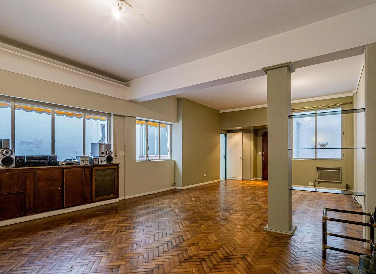 Semipiso en venta de 5 ambientes con cochera. Bajas expensas – Recoleta 3