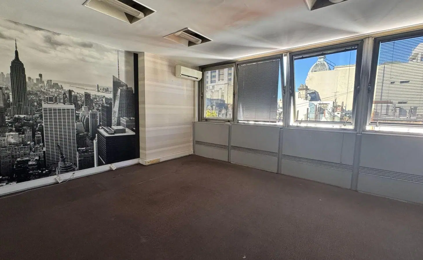 Oficina en venta. Piedras 77. Monserrat. 250 m². 2 cocheras 5