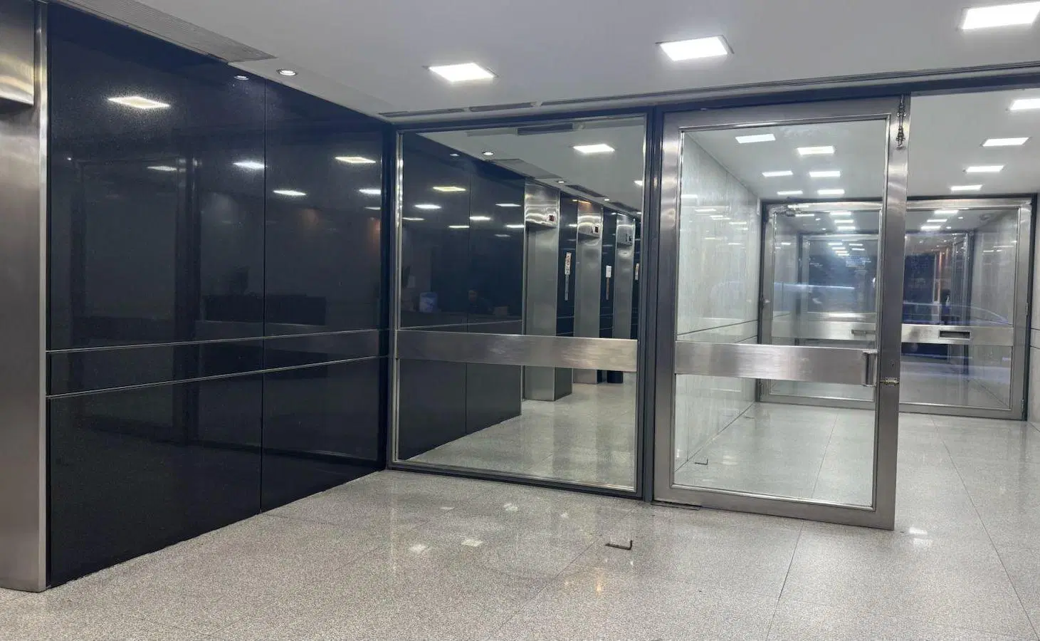 Oficina en venta. Piedras 77. Monserrat. 250 m². 2 cocheras 8