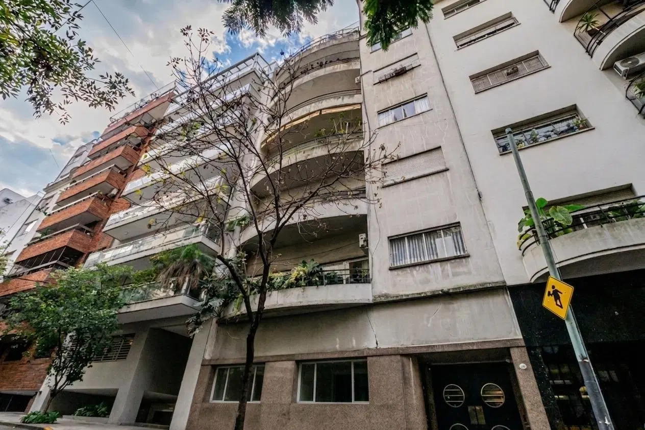 Semipiso en venta de 5 ambientes con cochera. Bajas expensas – Recoleta 5