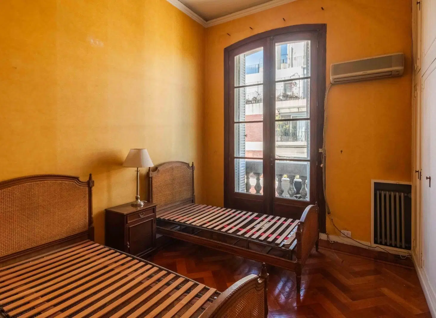 Piso único en edificio de categoría – Plaza Vicente López, Recoleta 5