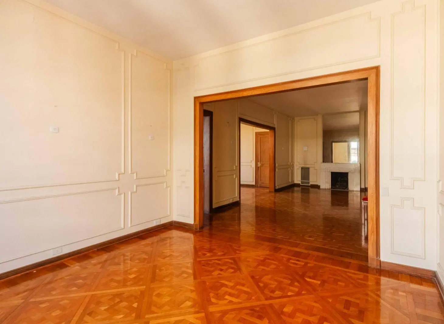 Piso único en edificio de categoría – Plaza Vicente López, Recoleta 2