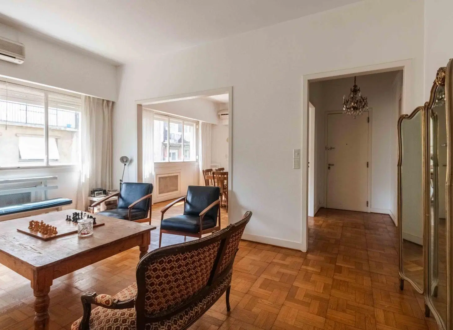Venta. Departamento. 4 ambientes. Vista abierta y gran luminosidad. Recoleta 3