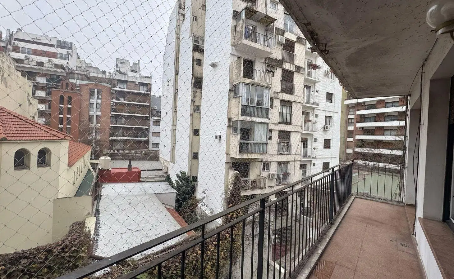 Departamento de 4 ambientes con balcón y dependencia – Recoleta 1