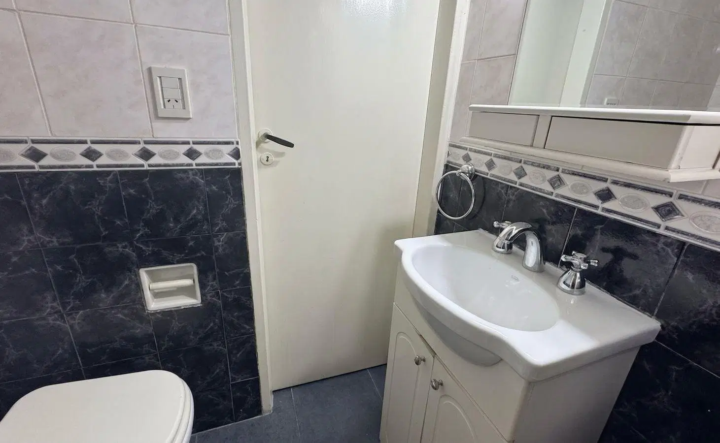 Departamento de 4 ambientes con balcón y dependencia – Recoleta 5