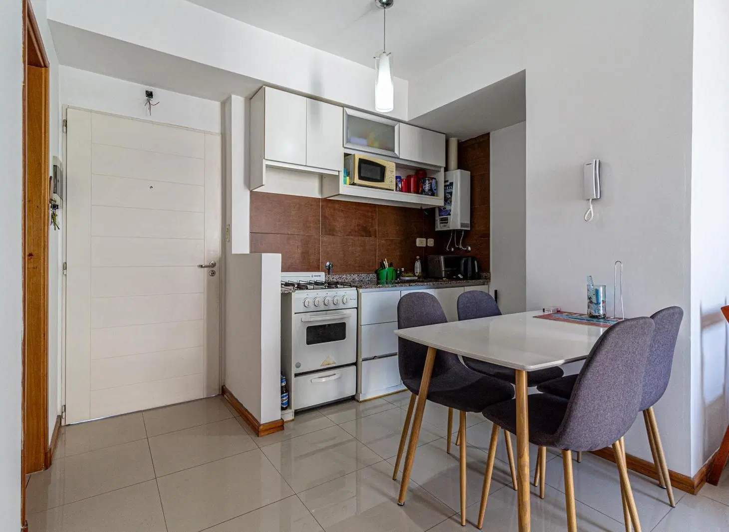 Venta departamento de 1 dormitorio. Plaza Irlanda. Edificio de 10 años. Caballito 2
