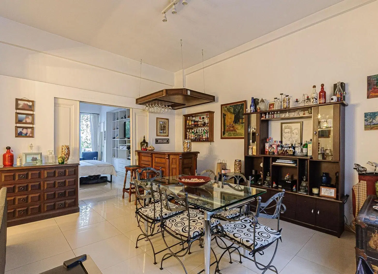 Departamento de 5 ambientes con cocina reciclada. Cochera – Recoleta 3