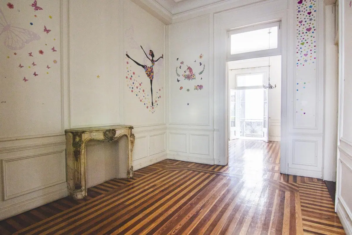 Departamento de 6 Ambientes. Estilo francés. Reciclado a nuevo. Balvanera 4