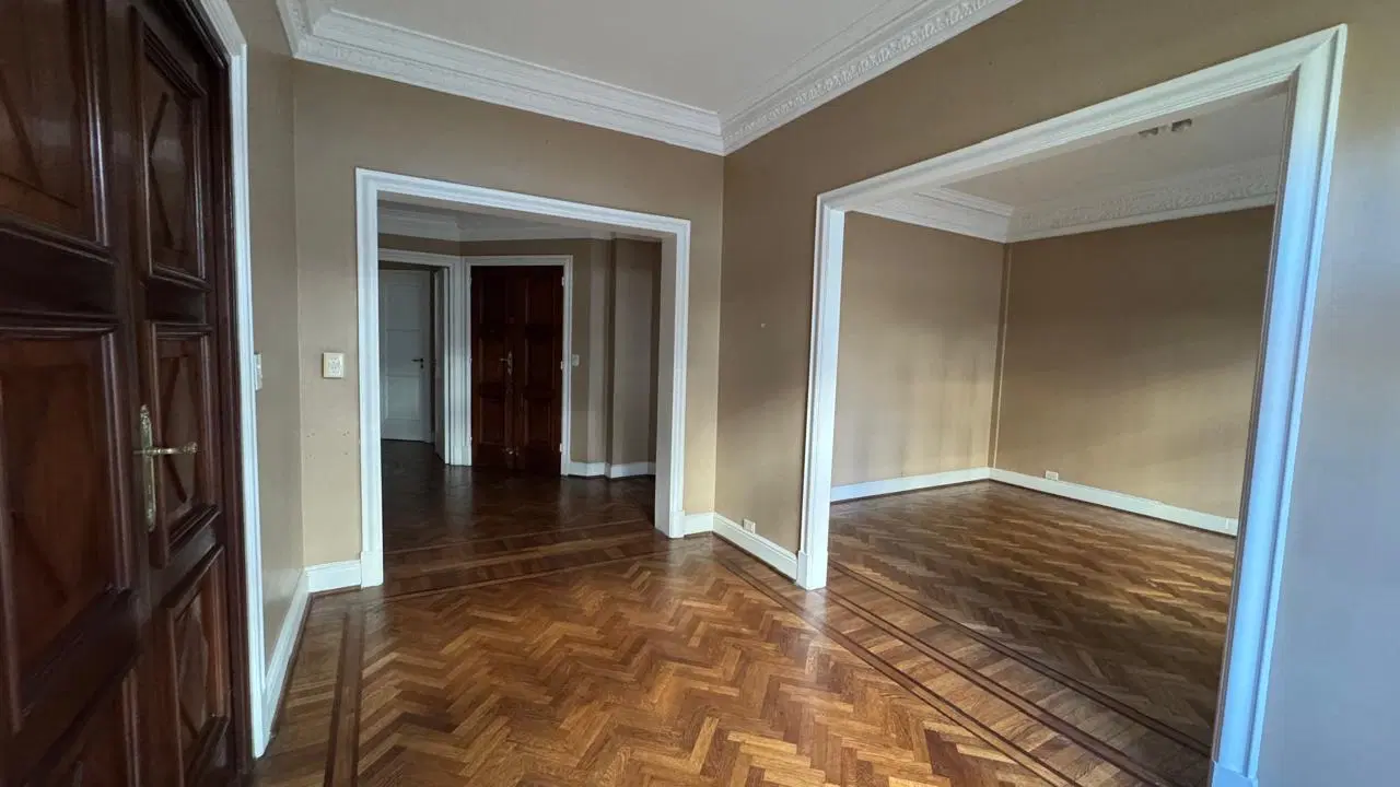 Exclusivo Piso Francés de Categoría 140m2,  2 Dorm. en Barrio Norte 5