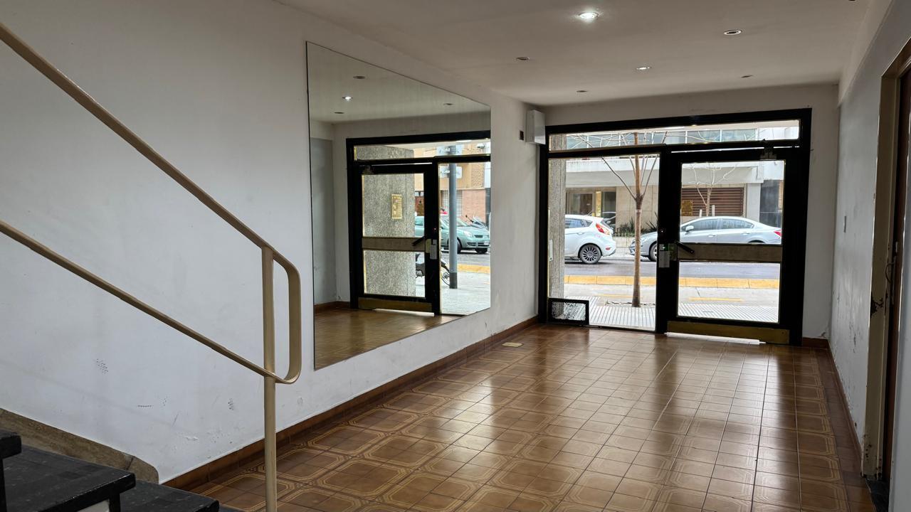 Foto de 2 ambientes en venta. Luminoso. Apto profesional. Vista abierta, imagen 5