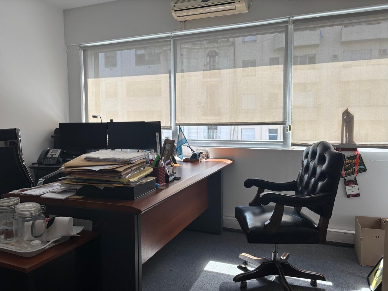 Foto de Oficina en Alquiler. Esquina súper luminosa. Edificio exclusivo de, imagen 2