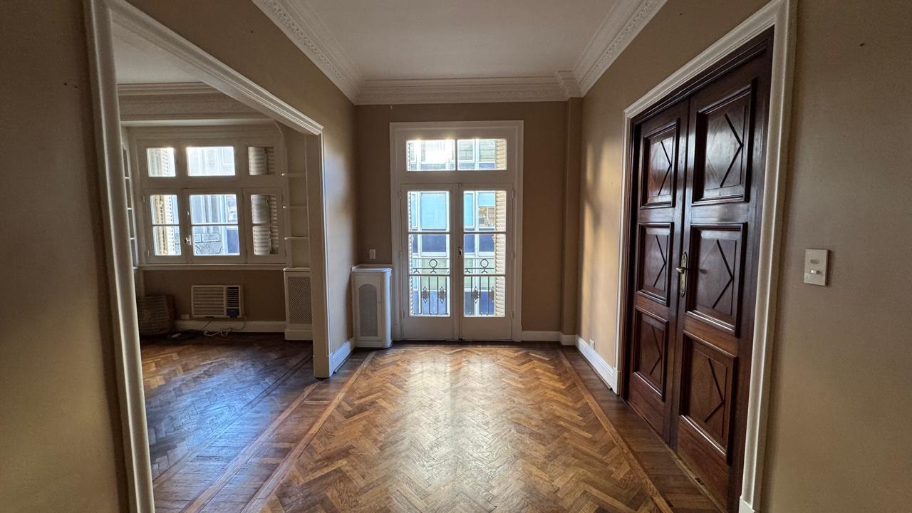 Foto de Exclusivo Piso Francés de Categoría | 140 m² | Barrio norte, imagen 3