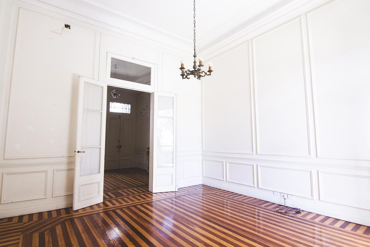 Foto de Departamento de 6 Ambientes. Estilo francés. Reciclado a nuevo, imagen 1