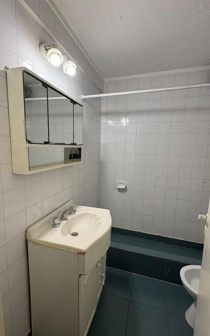 Foto de Planta Baja en venta de 3 Ambientes con Patio - Recoleta, imagen 3