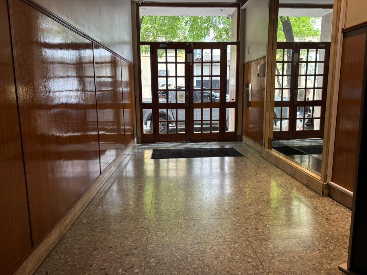 Foto de Venta 3 Ambientes Luminoso con Balcón Corrido al Frente. Balvanera, imagen 2