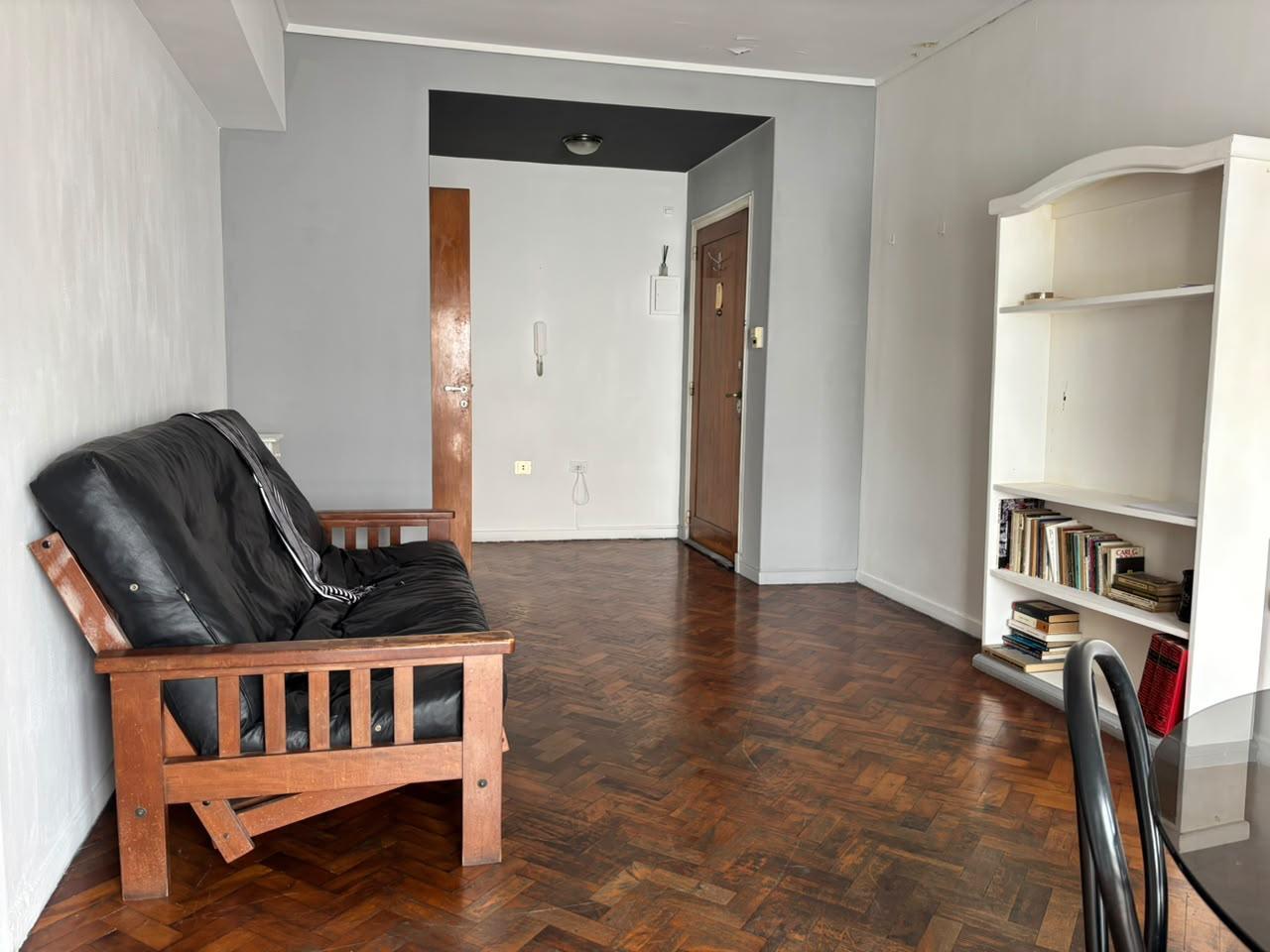 Foto de Venta 3 Ambientes Luminoso con Balcón Corrido al Frente. Balvanera, imagen 1