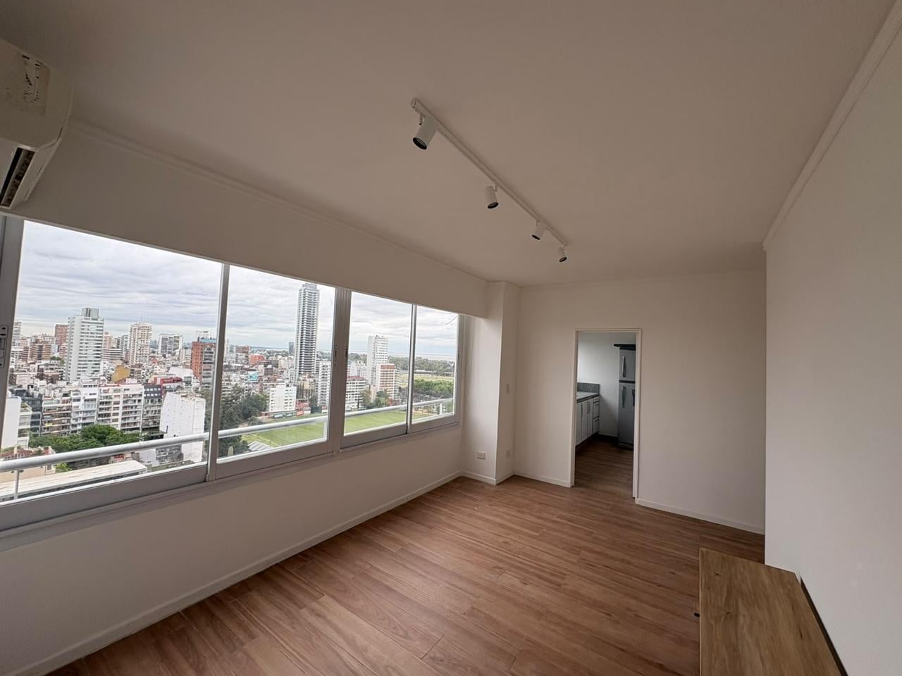 Foto de Alquiler 2 ambientes con vista única al Campo Argentino de Polo – Las, imagen 4