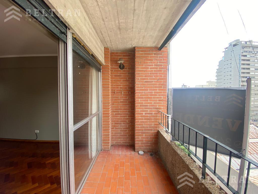 Sarmiento 400. Sólida Construcción. Excelente Estado. 2 Baños. Balcón. 4