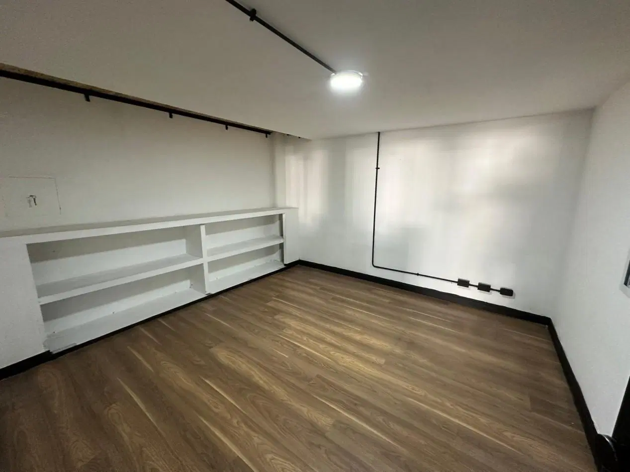 Alquiler Galpon - Local 200 m2 en Fisherton 2