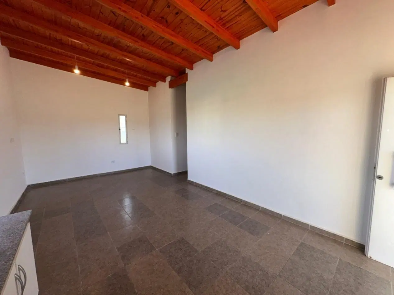Casa Nueva con Piscina, Quincho y Sotano - Ibarlucea 1