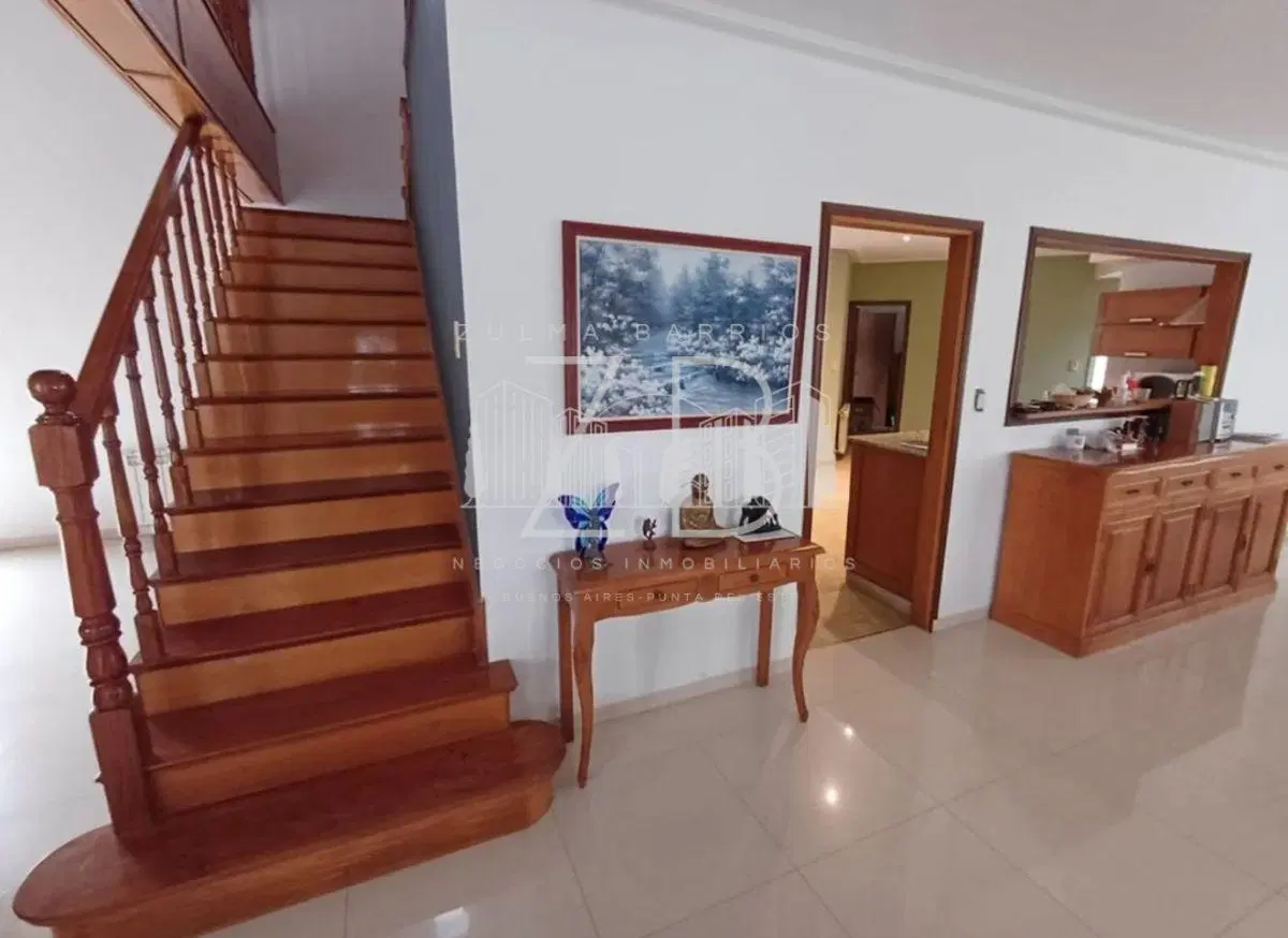 Preciosa casa en Alquiler y venta en El Lauquen 3